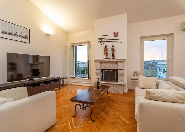 Skyline Penthouse With Private Rooftop Appartement Rome