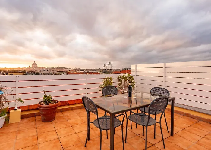 Skyline Penthouse With Private Rooftop Appartement